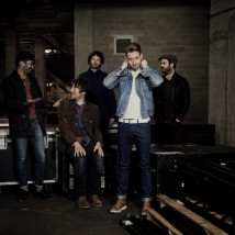 Kaiser Chiefs press photo 3 (credit Eoin McLoughlin) mid res
